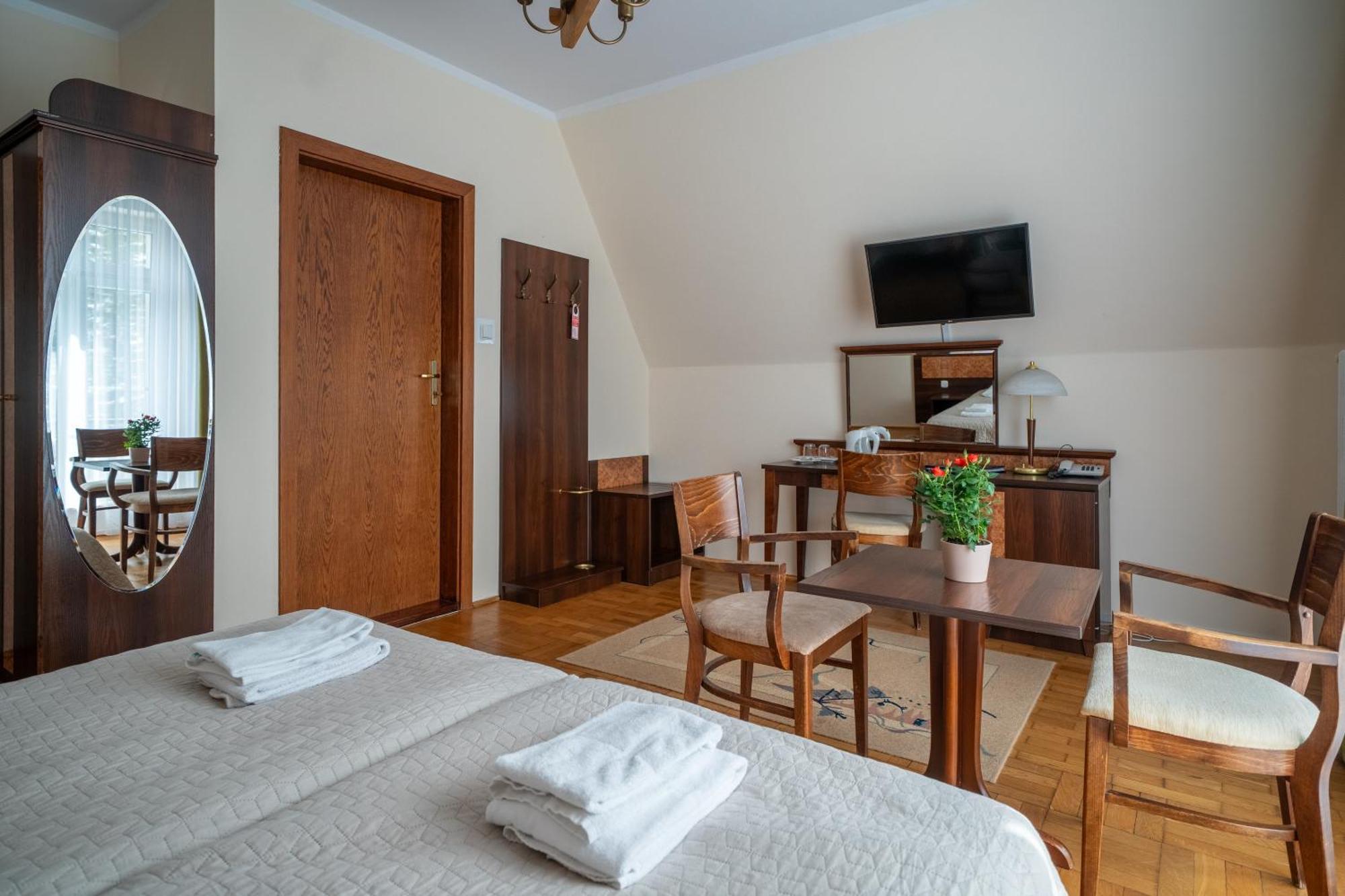 Zespół Dolina Białego - Pan Tadeusz Bed and breakfast 3*